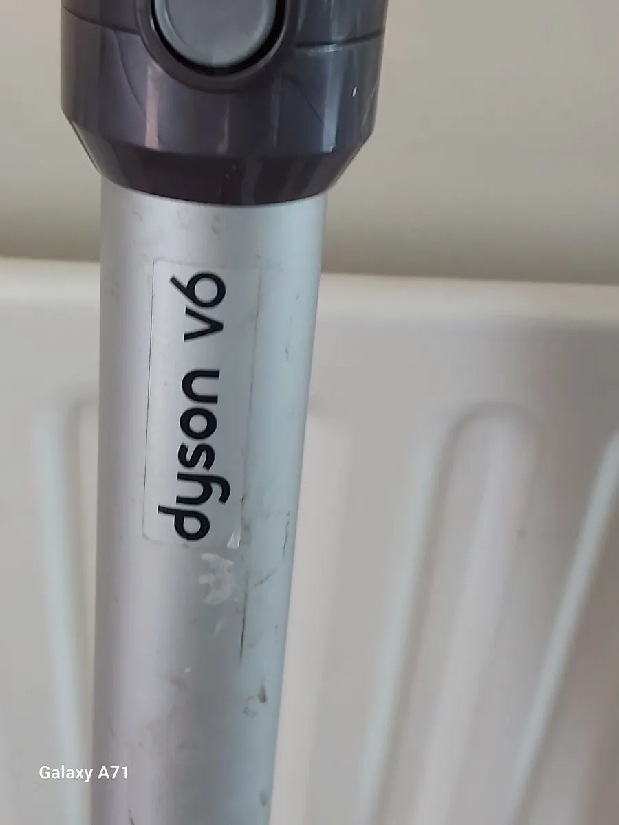Dyson V6 Cordless Vacuum Cleaner with Charger - Image 2
