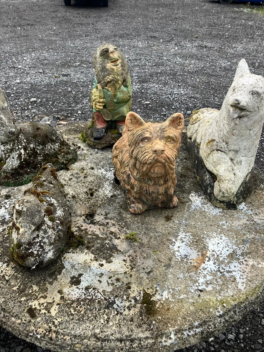 Job lot of garden statues - Image 1