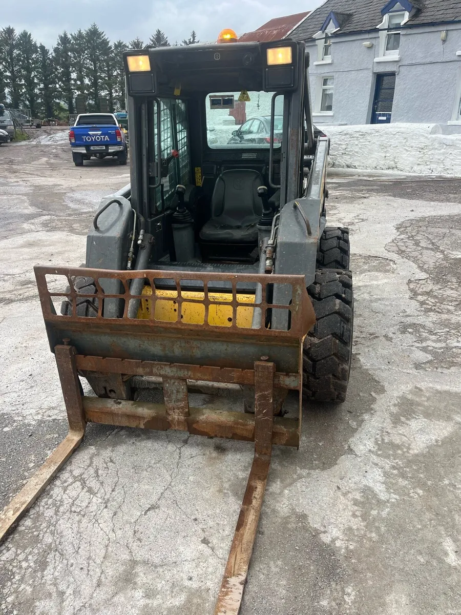 New Holland LS160 skidsteer bobcat - Image 3