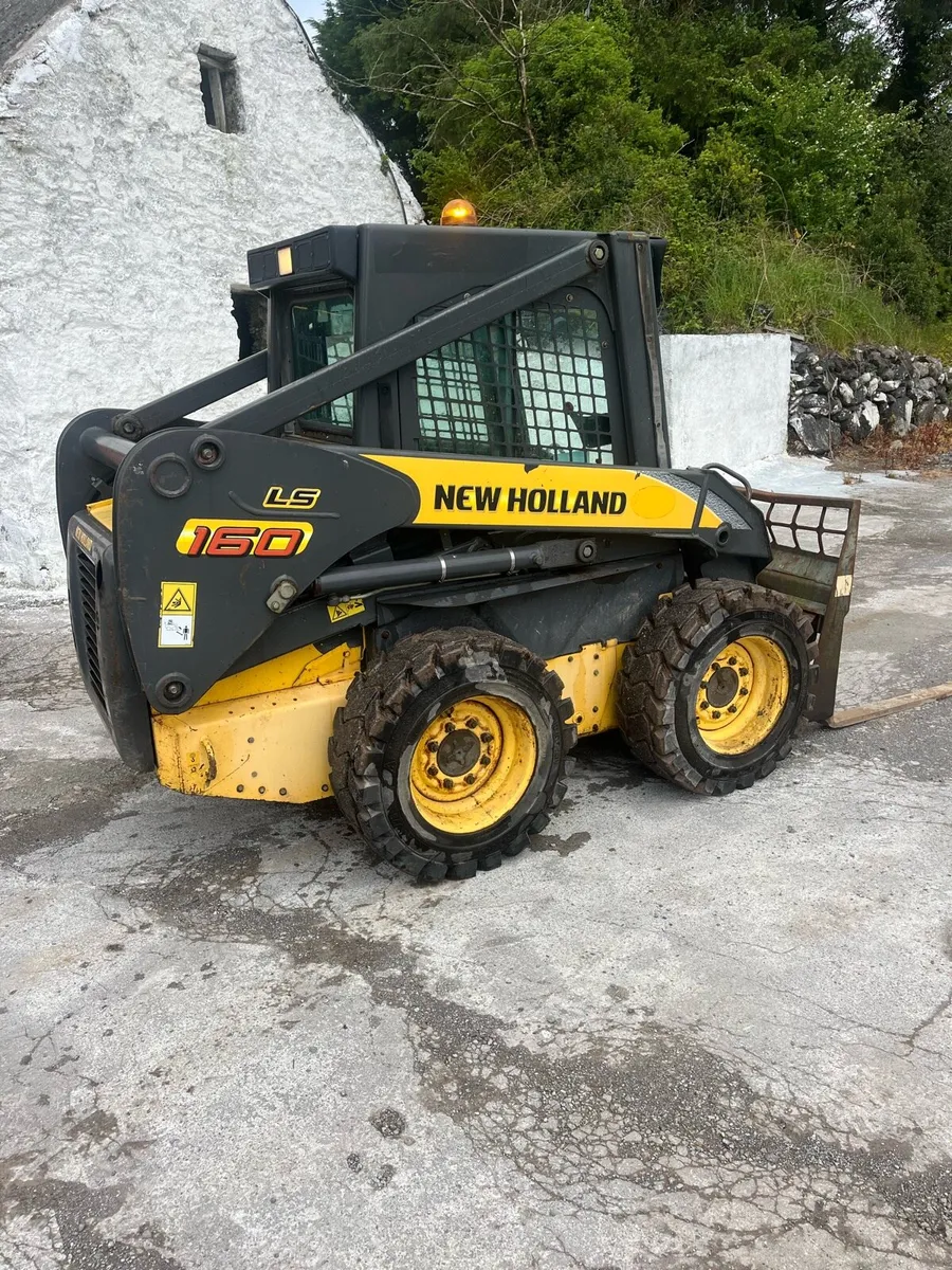 New Holland LS160 skidsteer bobcat - Image 4