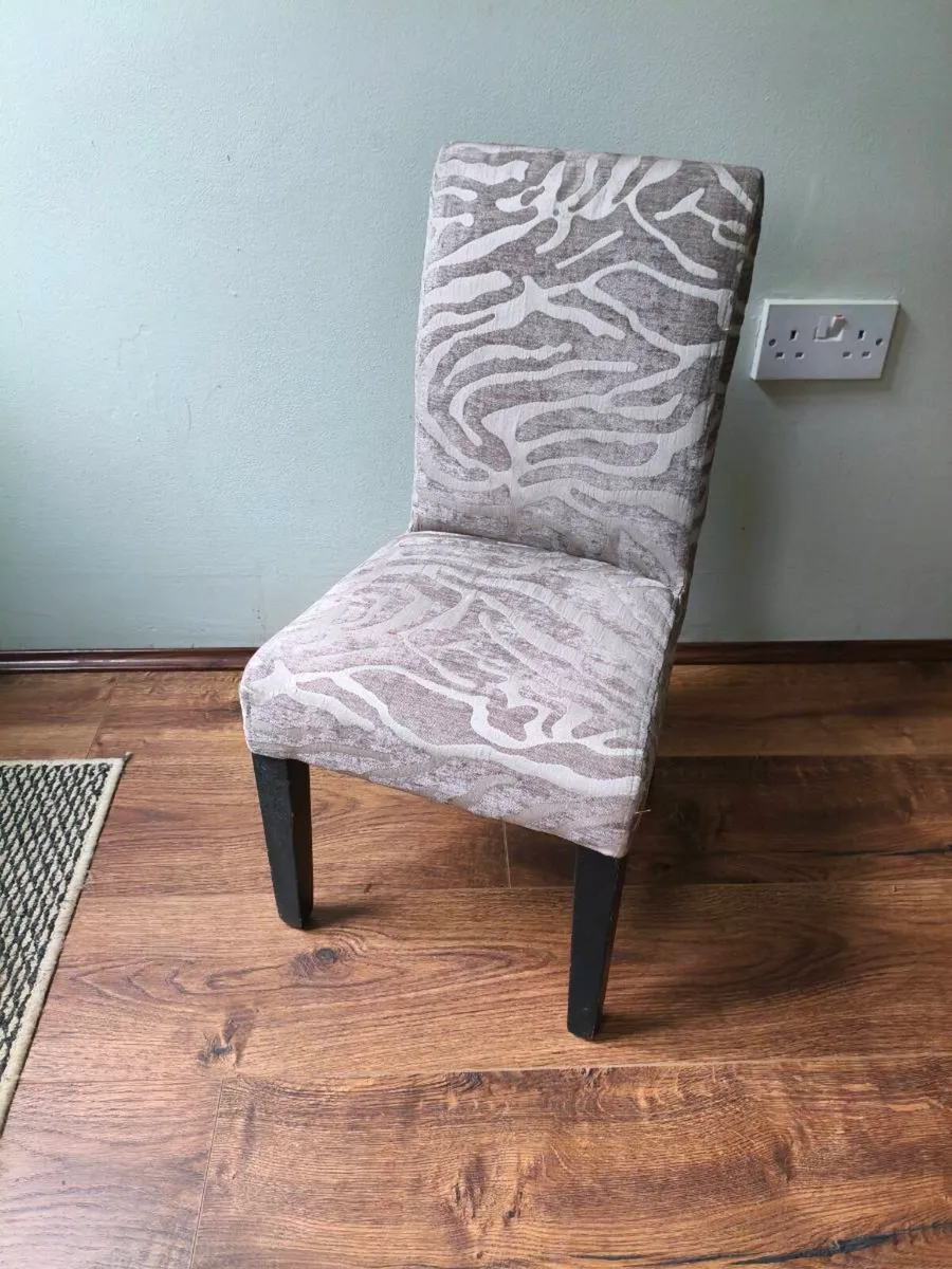 Beautiful vintage style chairs ,and foot stool 90 - Image 4