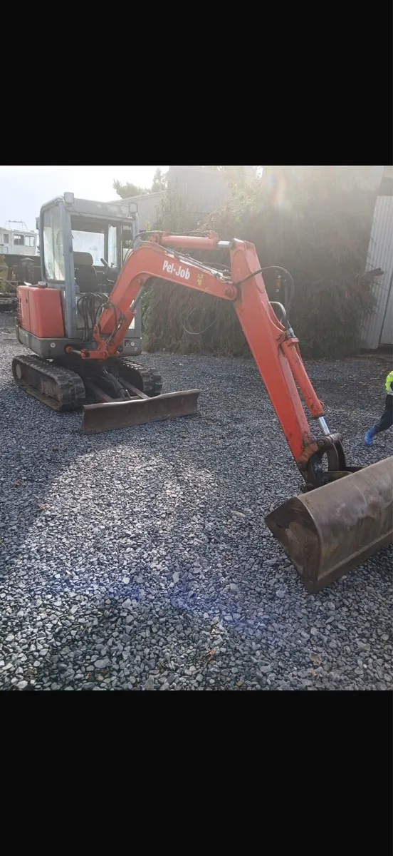 3 tonne pel-job (Volvo) mini digger - Image 1