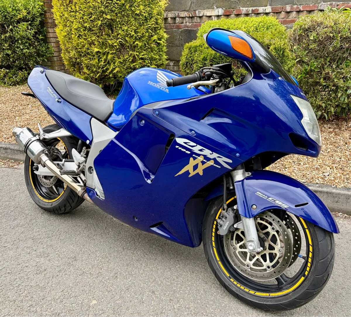 Honda CBR1100XX BLACKBIRD - Image 1