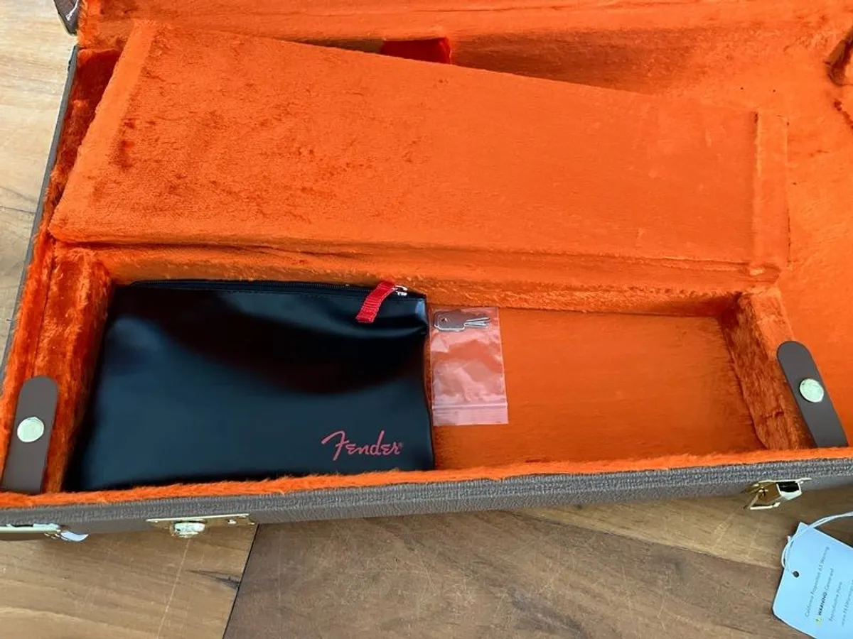 Fender American Vintage Hard Case - Image 4
