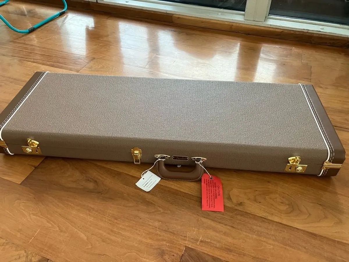 Fender American Vintage Hard Case - Image 2