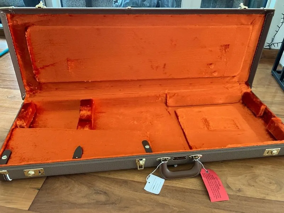 Fender American Vintage Hard Case - Image 3