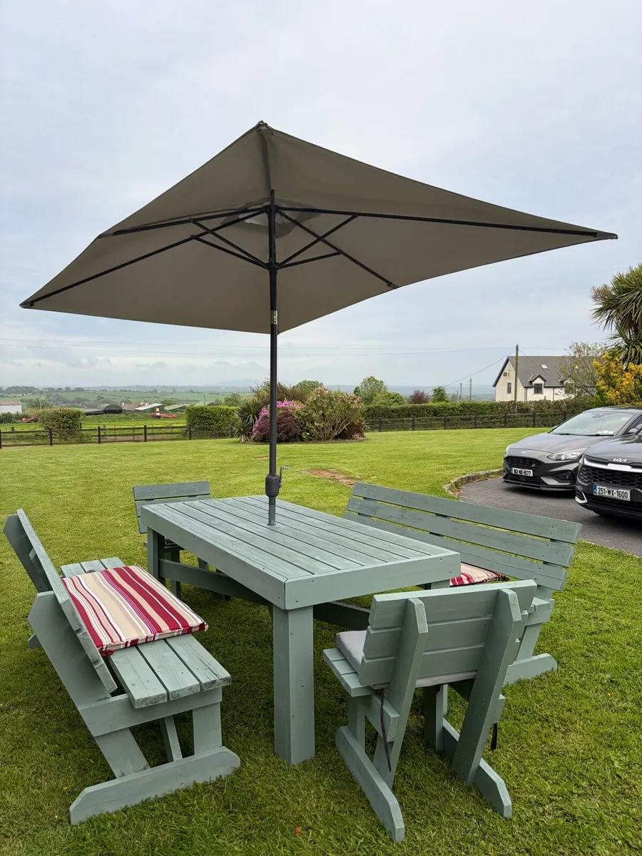 Garden table and chairs - Image 2