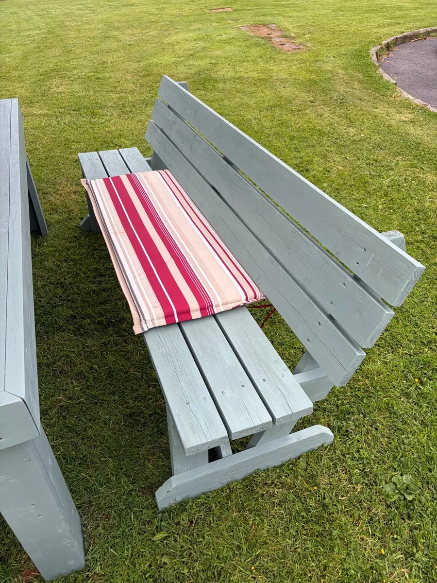 Garden table and chairs - Image 4