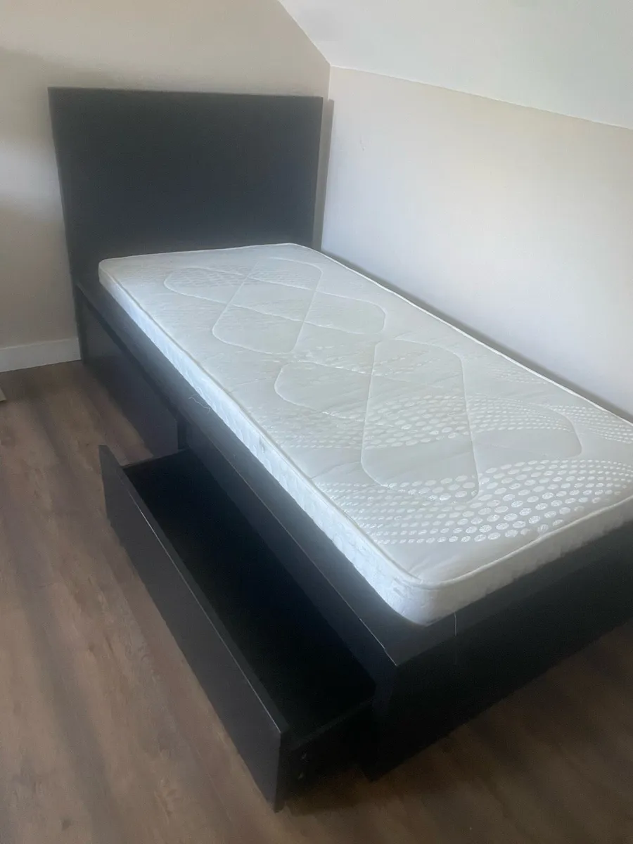 Beds - Image 1