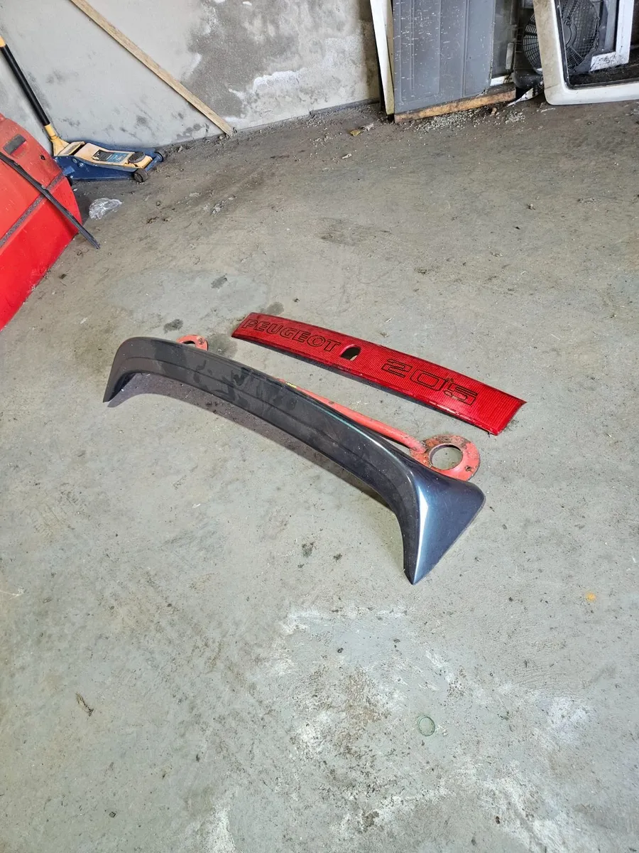 Some Peugeot  205 bits - Image 1