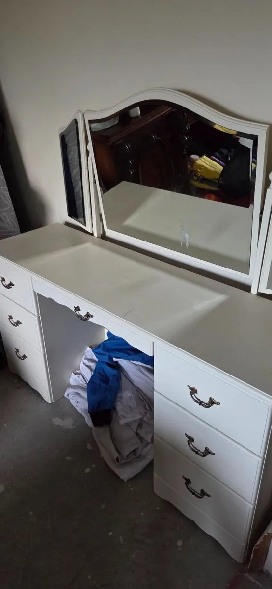 Dressing Table - Image 1