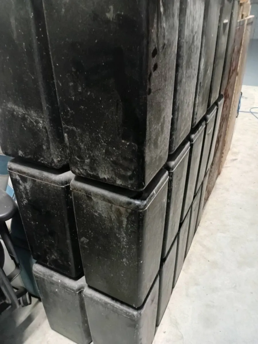 6 Water storage Tanks. GREAT DEAL - Image 2