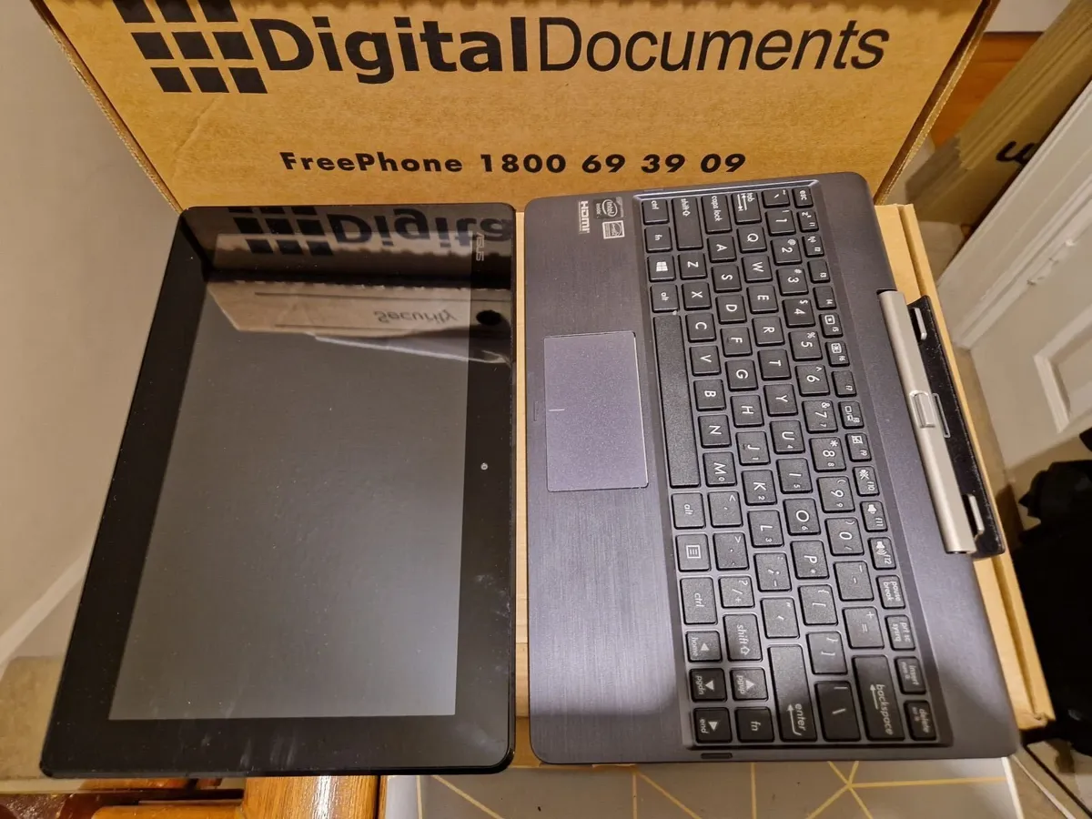 ASUS Laptop Tablet CN9935, Windows 8, 2GB Ram 64GB - Image 2