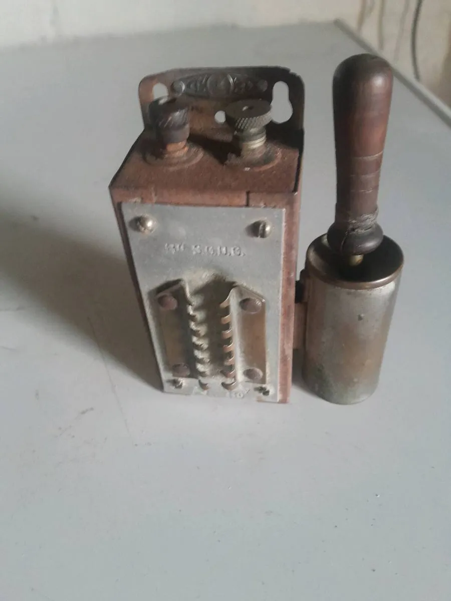 Vintage  French wall lighter - Image 1