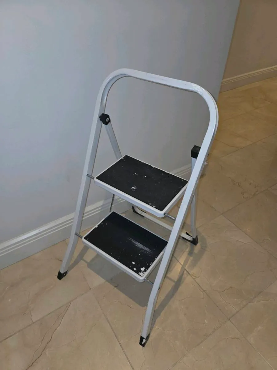 Step ladder - Image 1