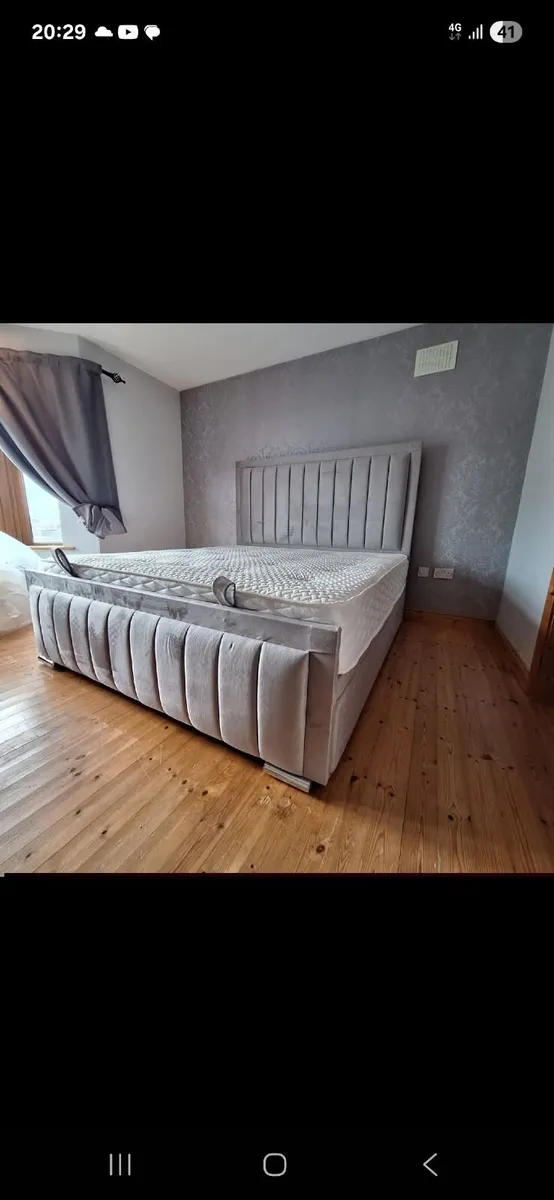 King-size bed - Image 1