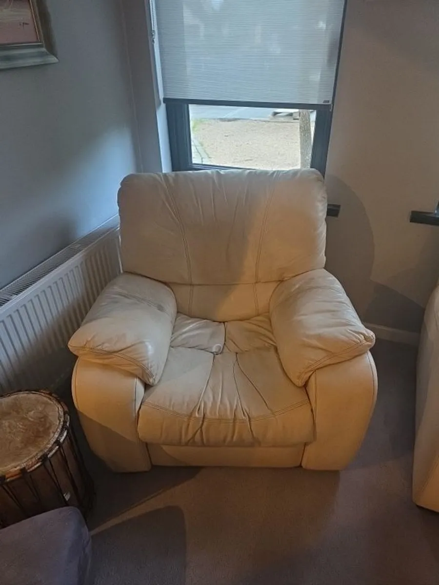 couch - Image 3