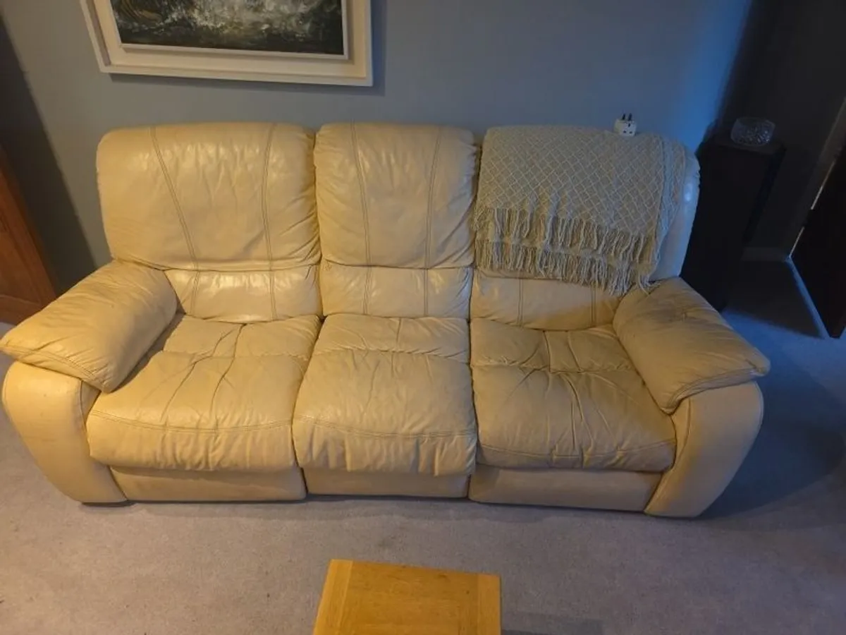 couch - Image 1