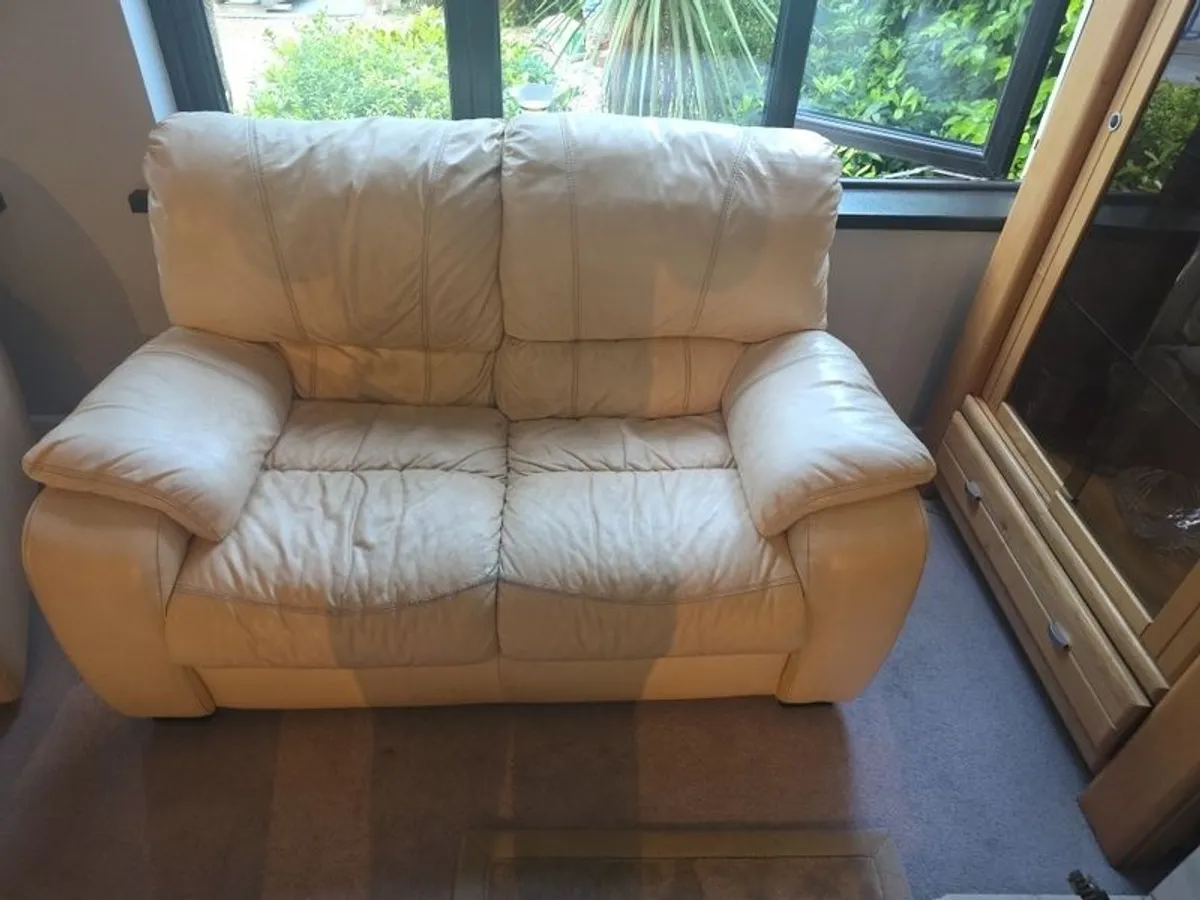 couch - Image 2