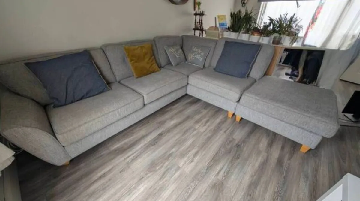 5 seater premium teakwood sofa - Image 4