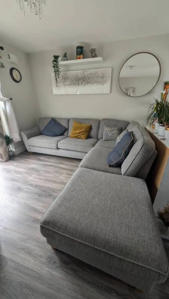 5 seater premium teakwood sofa - Image 1