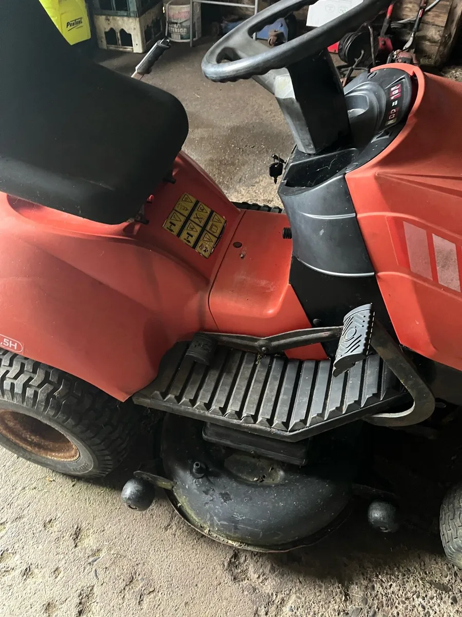 Ride on mower - Image 2