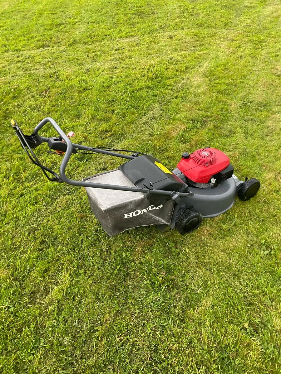 Honda Lawnmower Self Drive - Image 3
