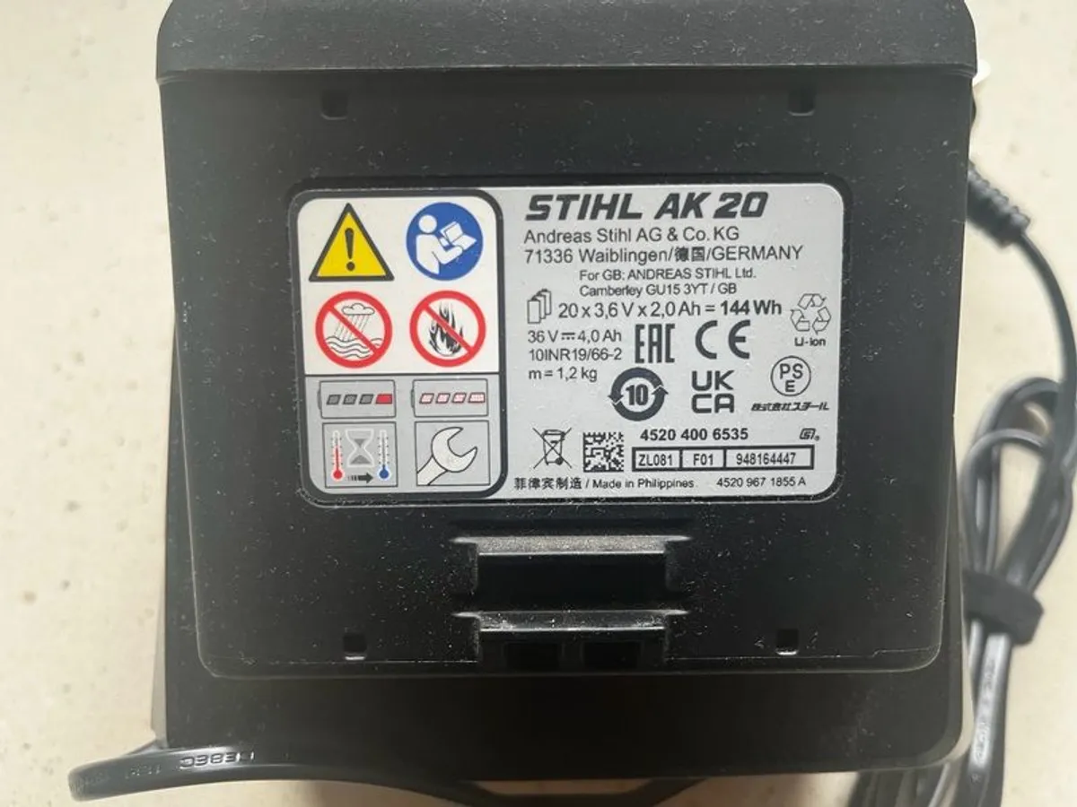 STIHL RMA 235 Cordless Lawnmower & Battery Pack - Image 4