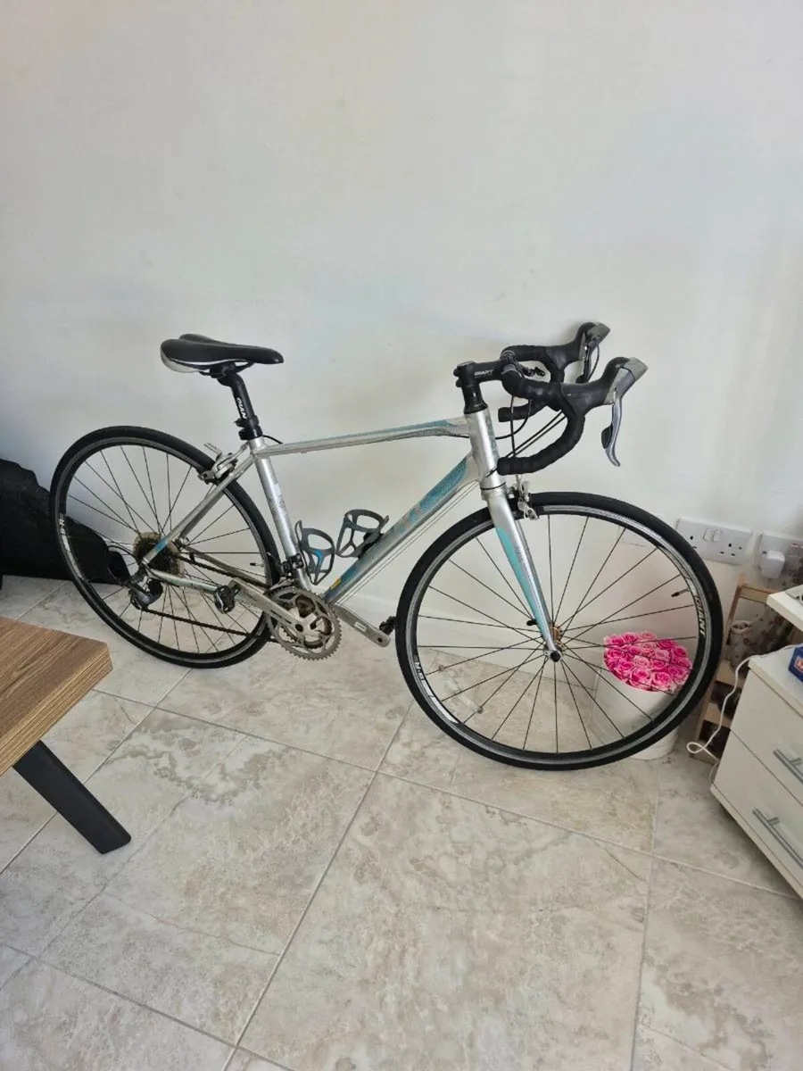Giant Avail Road Bike - Image 1