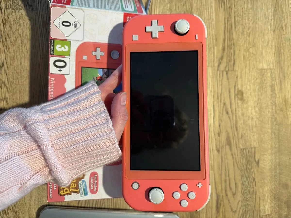 Nintendo Switch Lite in Coral - Image 4