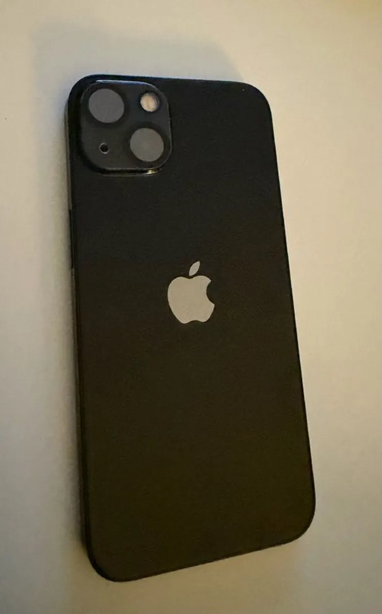 iPhone 13 - Image 2