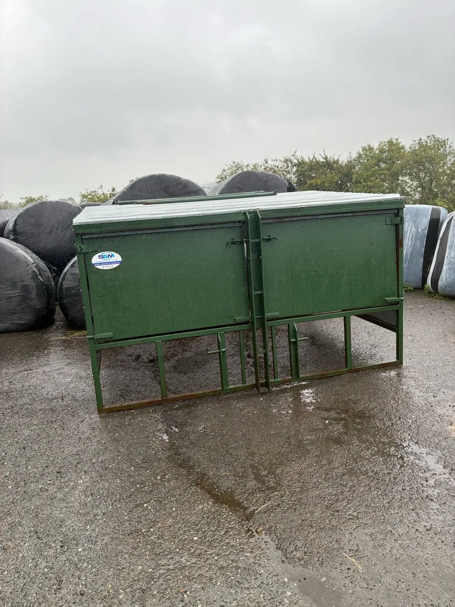 Calf creep feeder - Image 1