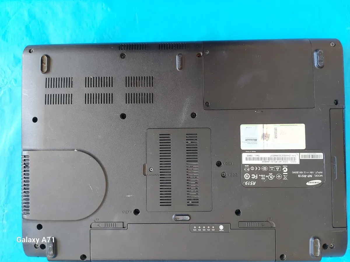 Samsung 15 inch Laptop, Model NP-R519, Windows 10, - Image 3