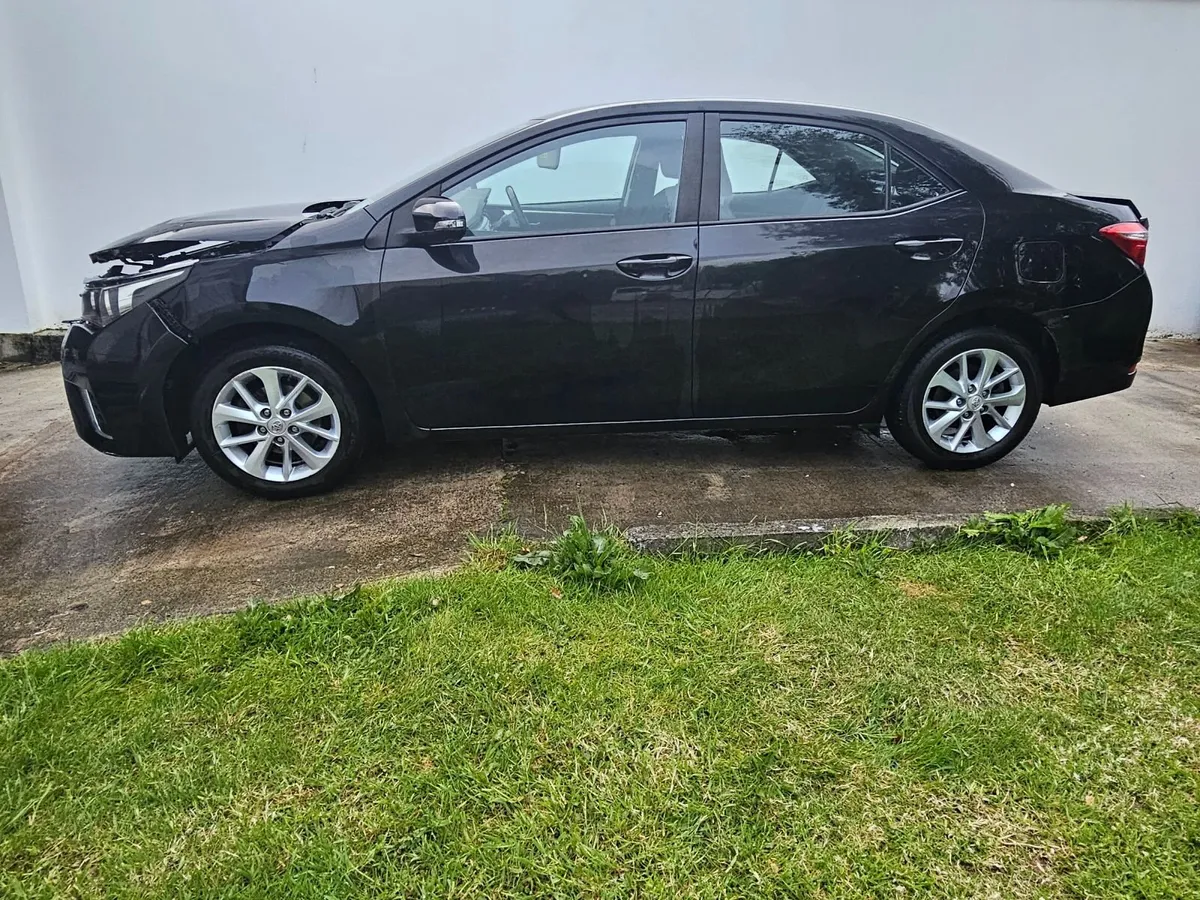 TOYOTA COROLLA 1.4 2016 90,000km - Image 4