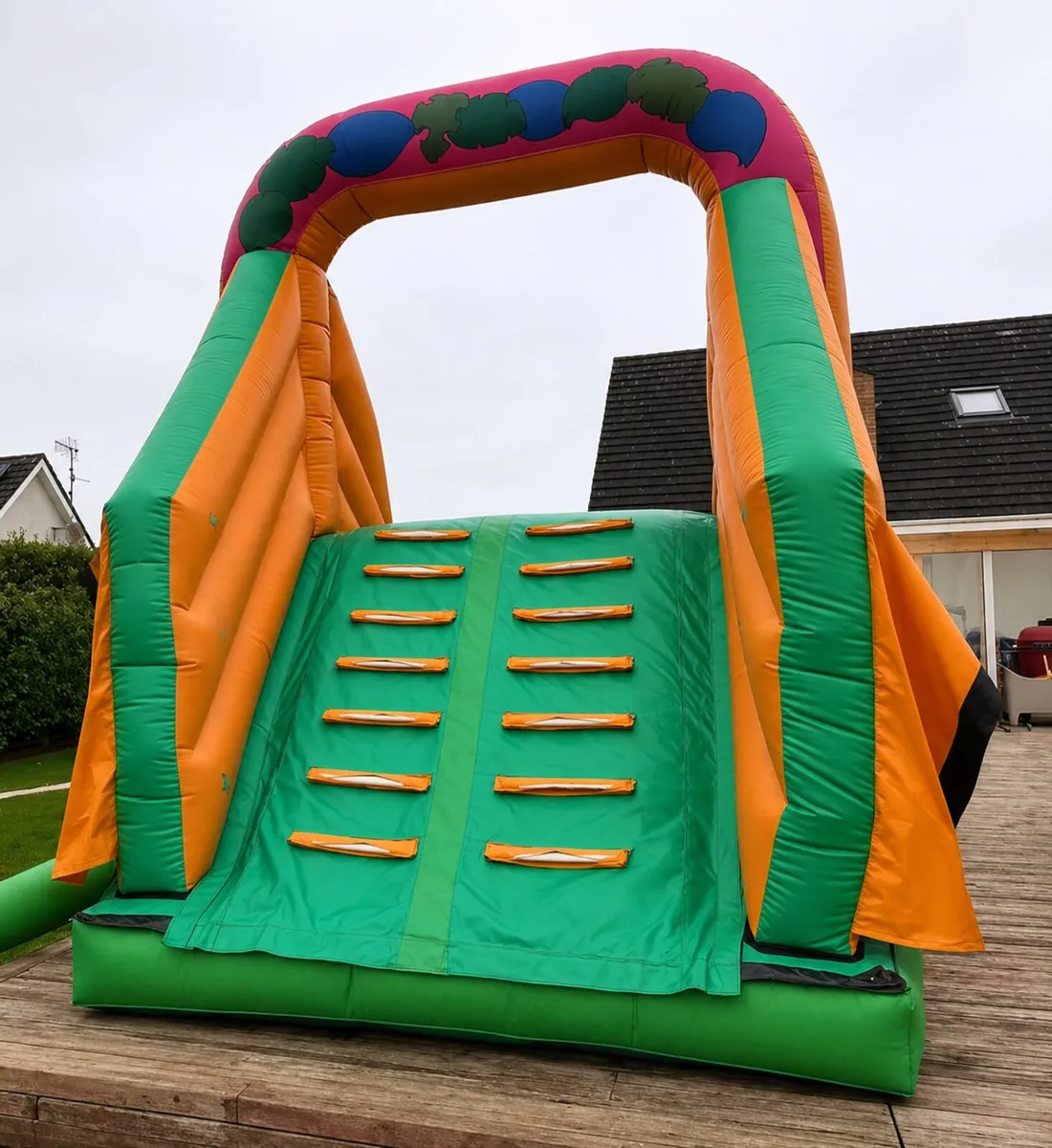 Bouncy castle slide - Image 2