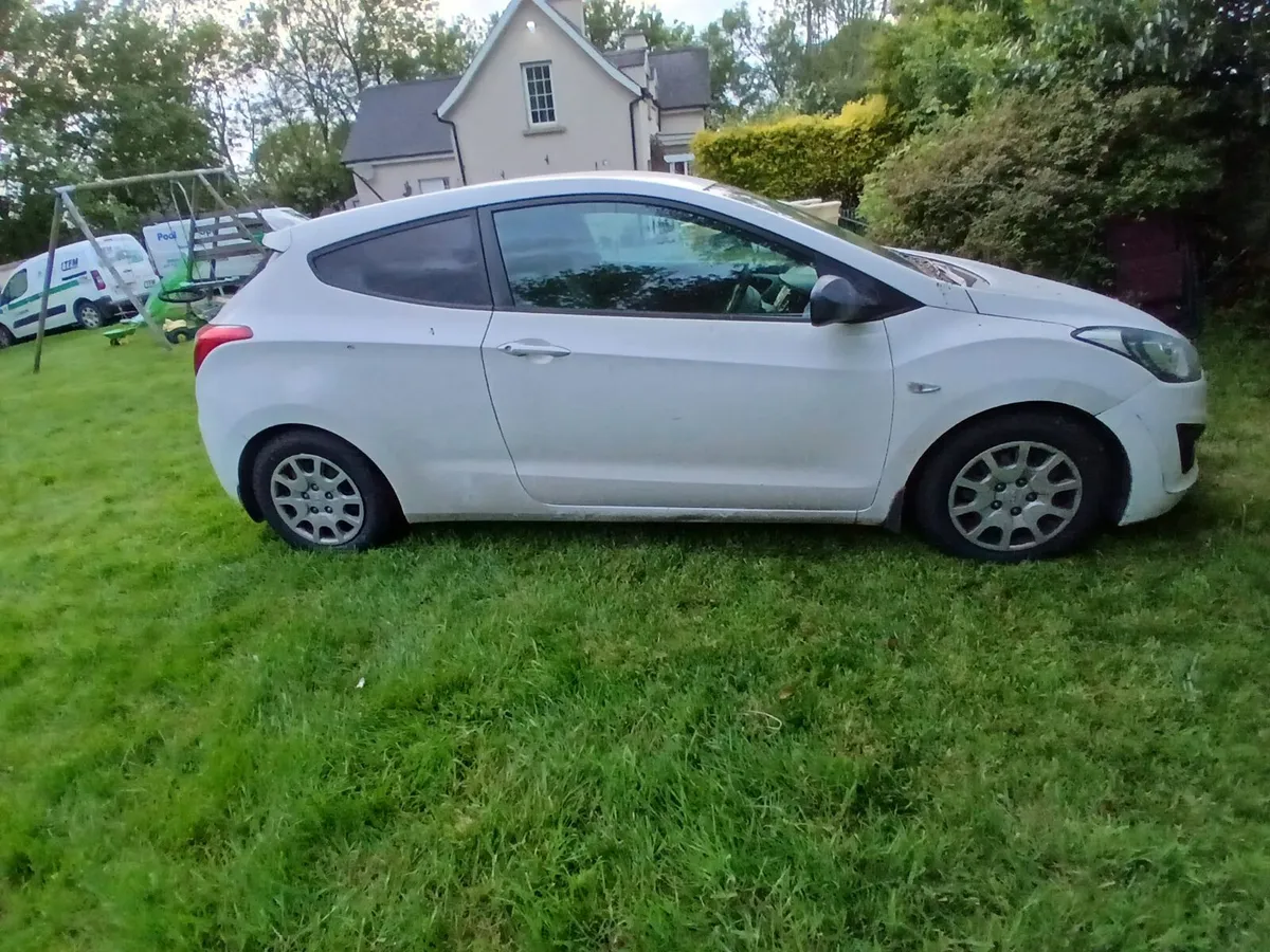 Hyundai i30 van - Image 4