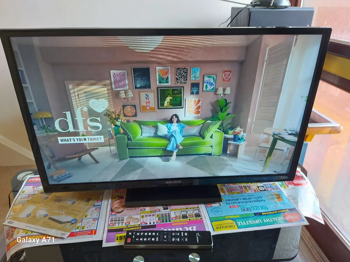 Walker TV, Model WPT3218LED, with Remote Control, - Image 2