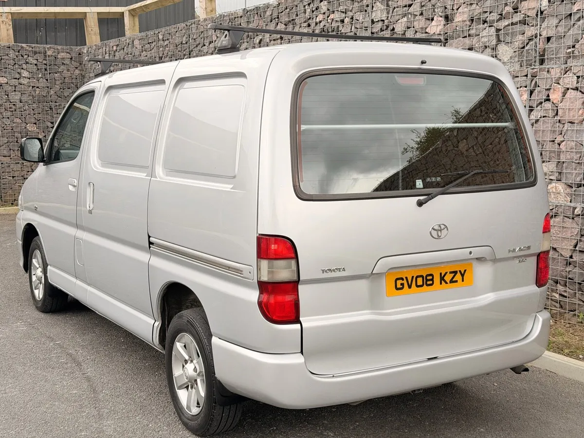 08 Toyota Hiace **SWB 120BHP** - Image 4