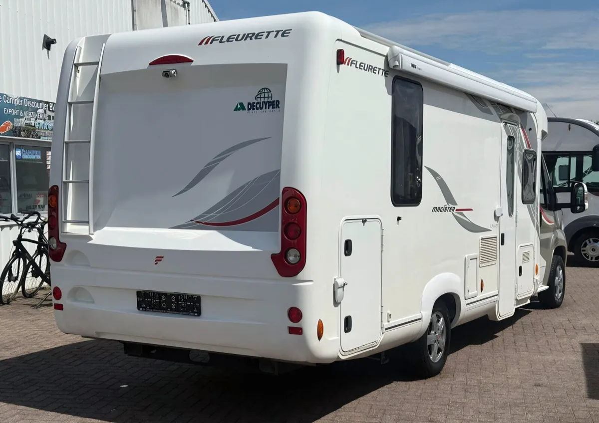 2012 RAPIDO FLEURETTE MAGISTER 73 ISLAND BED - Image 4
