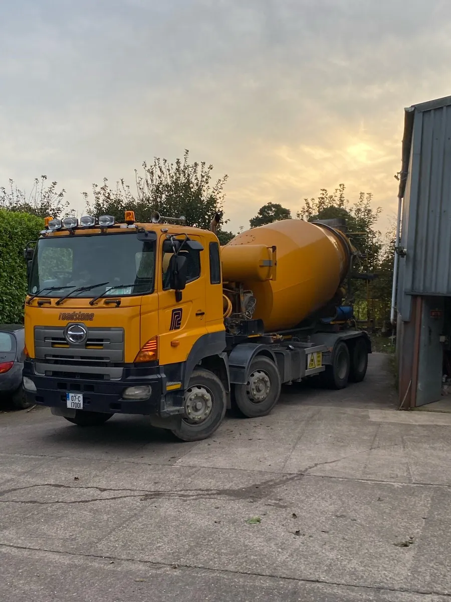 Hino 700 demountable - Image 1