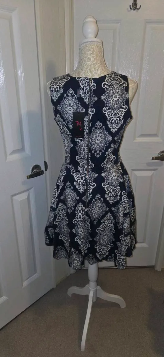 Mandi Navy White Baroque Skater Dress Size 12 New - Image 3