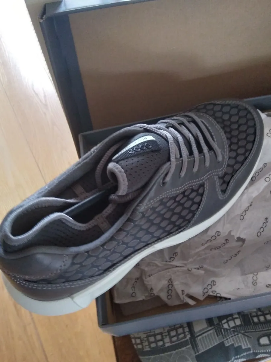 Mens Echo Shoes Runners Brand New - Image 3