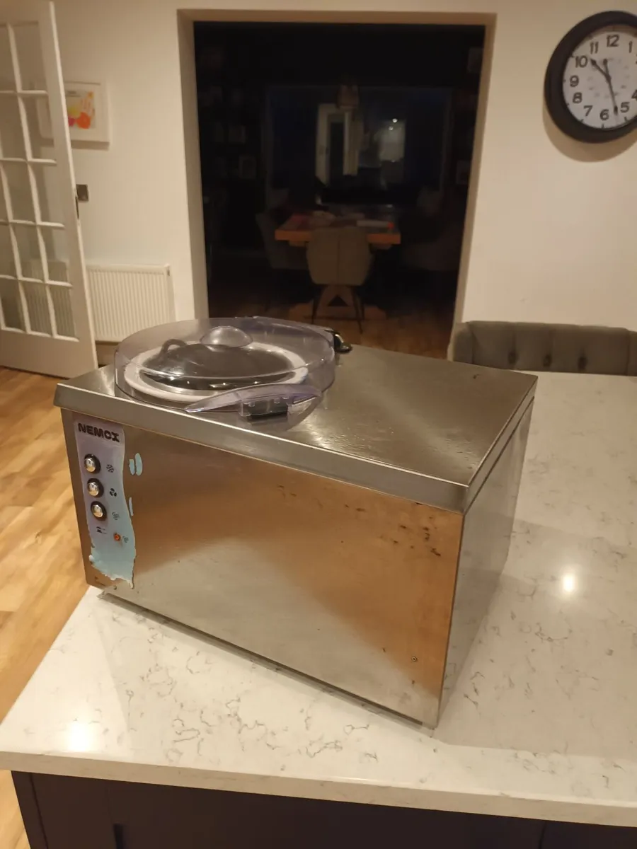 Ice cream machine - Image 1