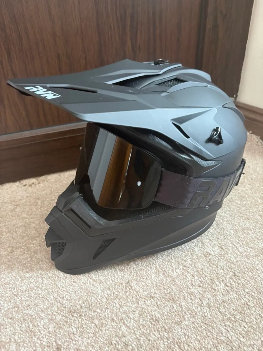 Motocross helmet - Image 2