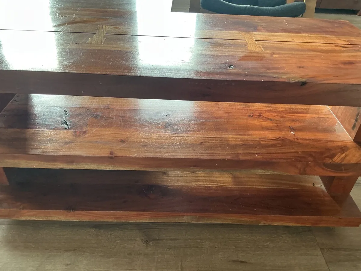 TV stand - Image 1