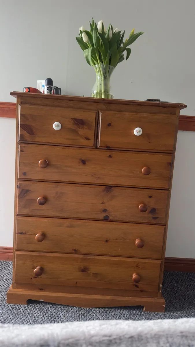 dresser - Image 1