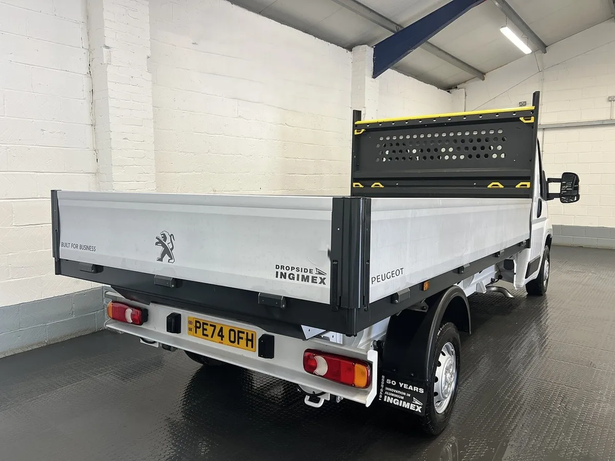 2024 Peugeot Boxer Dropside Van - Image 4