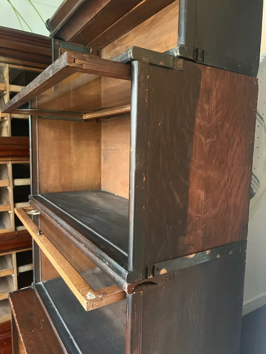 The Globe Wernicke bookcase - Image 3