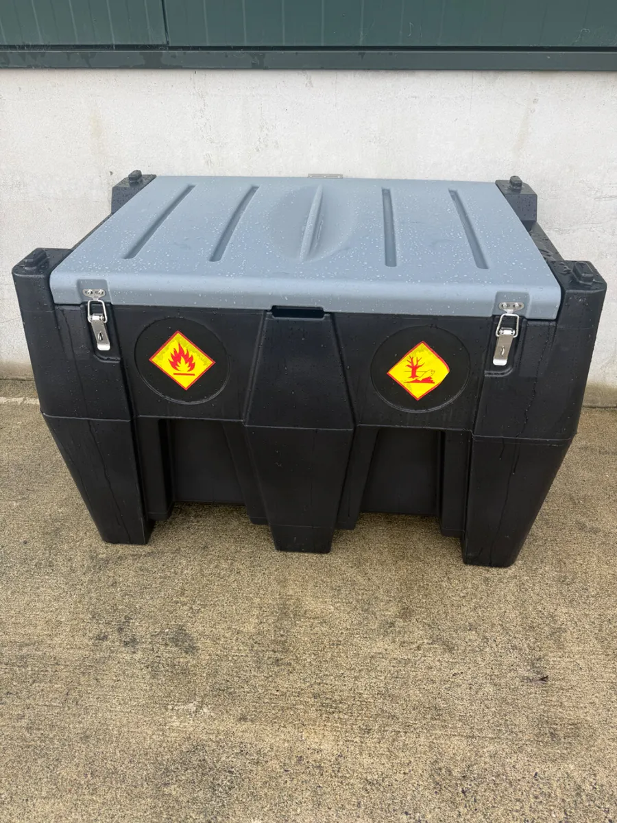 Fuel Bowser - Image 1
