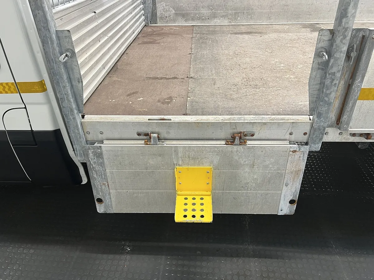 2022 Iveco Daily Dropside Van - Image 2
